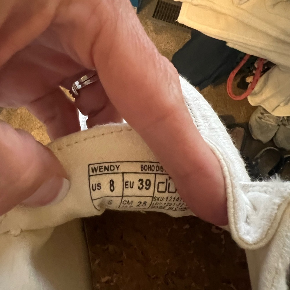 Women’s hey dude size 8